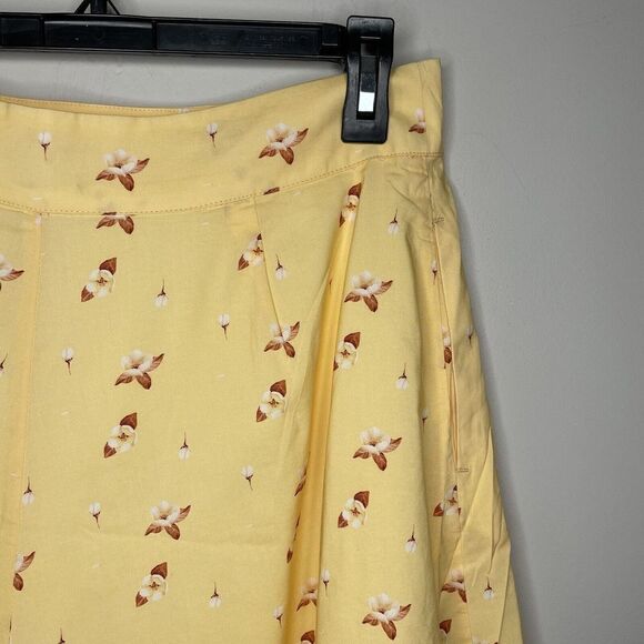 We Wore What Shorts Womens Large L Floral Etoile Yellow NEW Flat Front Side Zip - Picture 6 of 8